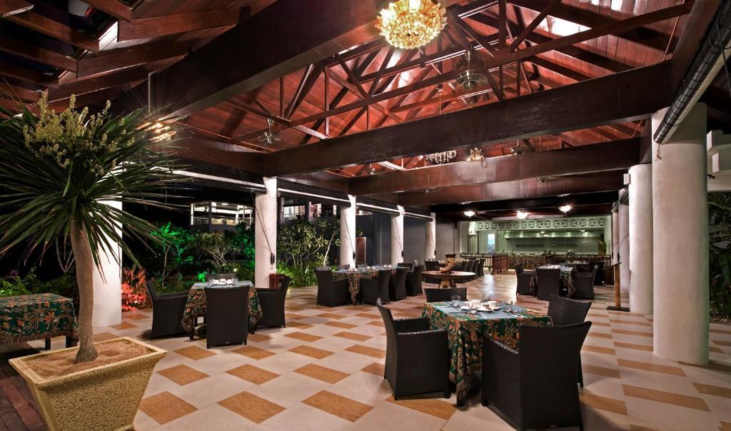 Sari Pacifica Resort & Spa, Sibu Island, Johor Пулау-Сібу Екстер'єр фото