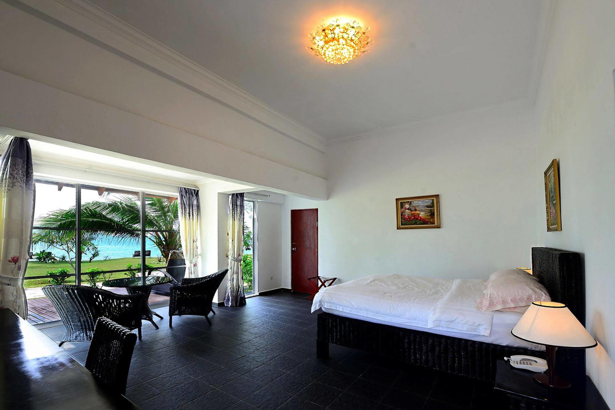 Sari Pacifica Resort & Spa, Sibu Island, Johor Пулау-Сібу Екстер'єр фото