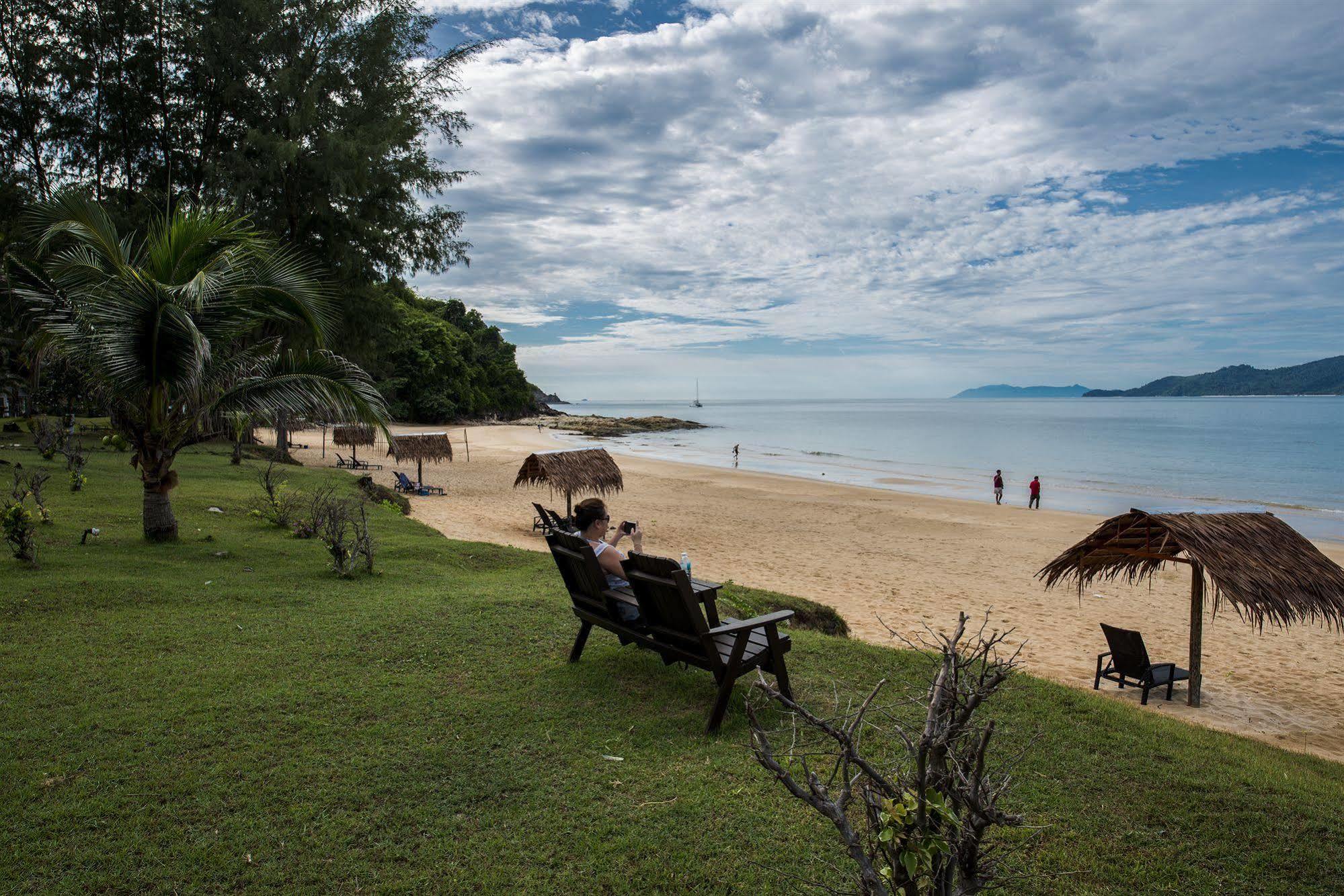 Sari Pacifica Resort & Spa, Sibu Island, Johor Пулау-Сібу Екстер'єр фото